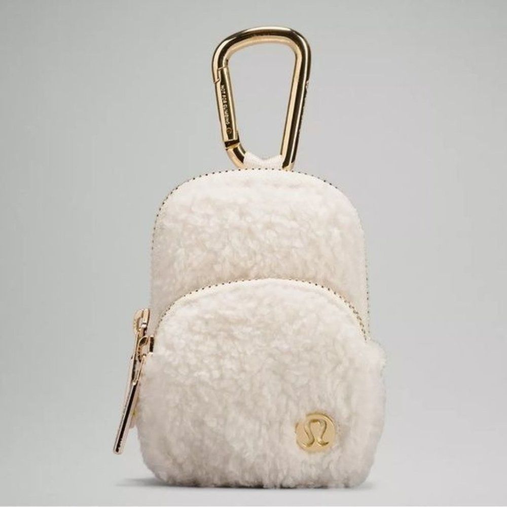 Lululemon Nano Clip On Backpack White Fleece Nwt - Picture 1 of 5